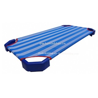 Giường lưới mầm non mầu sọc xanh trắng - không nan