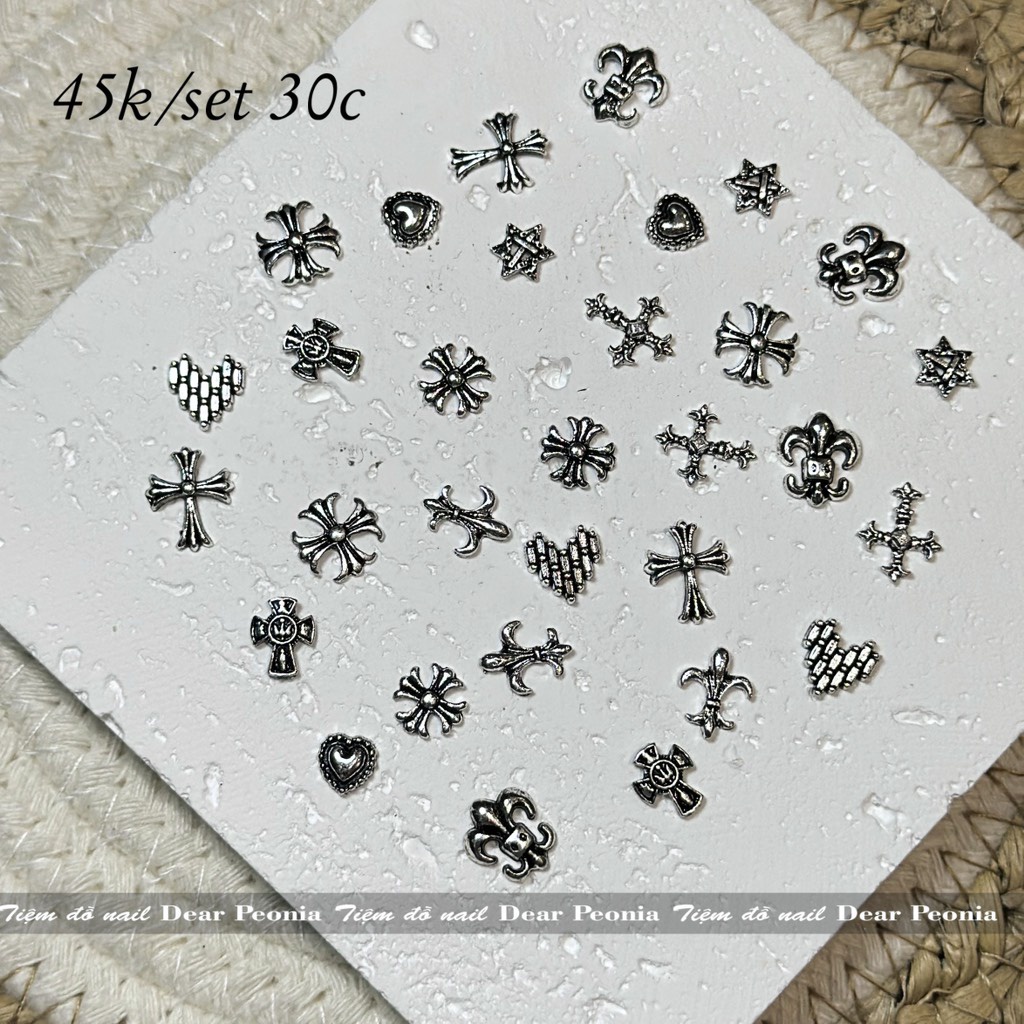 !     Set charm Chomheart