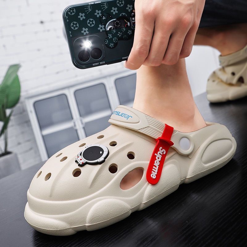 Dép Sandal Đế Dày Chống Trượt Họa Tiết Hoạt Hình Thời Trang Mùa Hè Cho Nam