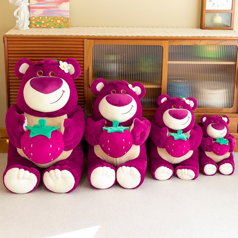 Gấu Bông Lotso Huggin Bear Ôm Trái Dâu Dáng Ngồi Cao Cấp - Thingkid
