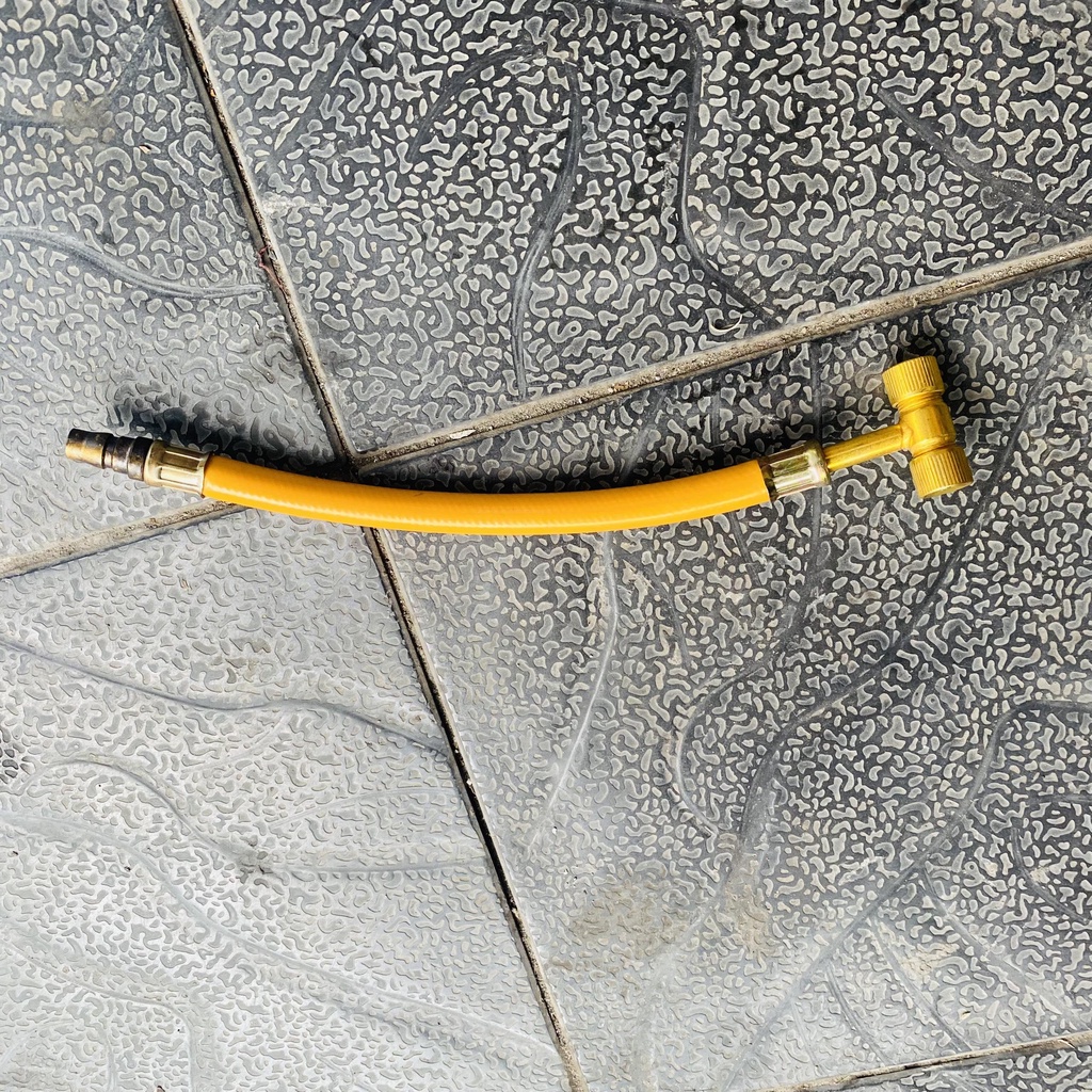 Dây bơm xe máy có 3 loại Màu Xanh dài Đầu kẹp bằng đồng - Màu Vàng Đầu b.ú.a - Màu Vàng Đầu ông sư