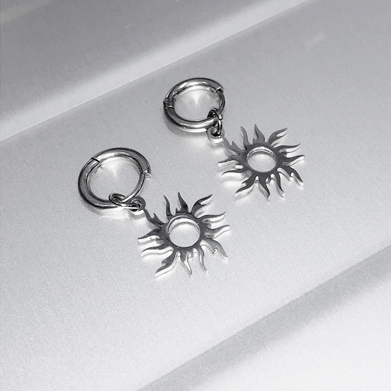 Khuyên Tai Mặt Trời Bằng Thép Titan Không Cần Xỏ Lỗ Chống Dị Ứng Không Phai Màu Phong Cách hip hop Cho Nam