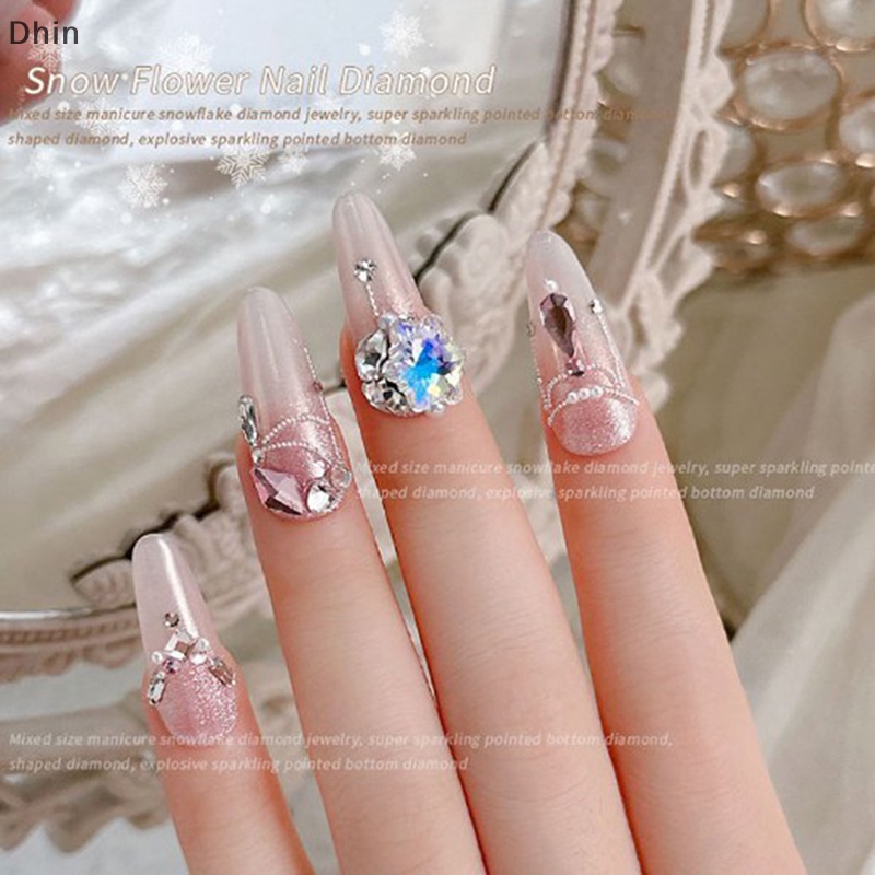 Bộ 10 Phụ Kiện Trang Trí Móng Tay Hình Bông Tuyết Xinh Xắn