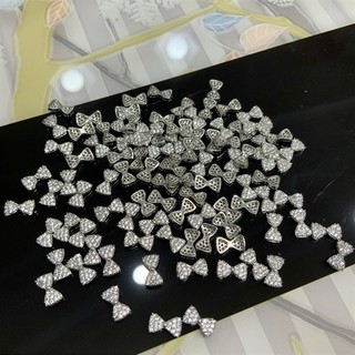 Charm gắn móng tay nơ 2 cánh nhiều đá M30