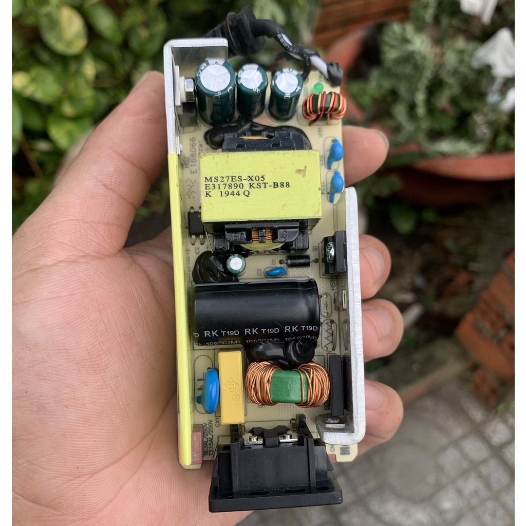 Nguồn Adapter Meic 12V DC 5A hàng tồn kho thanh lý