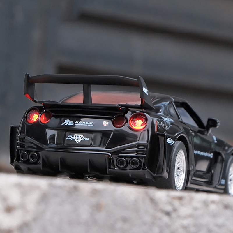 Mô Hình Xe Hơi Nissan GTR CSR2 Bằng Hợp Kim Tỉ Lệ 1: 32 tặng ô tô