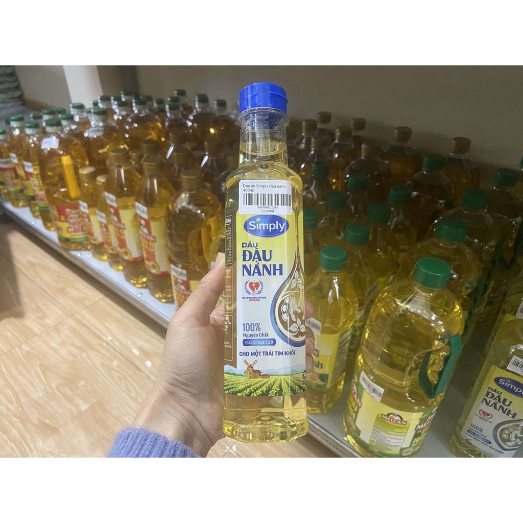 Đèn Pin Led và Dầu ăn dã ngoại 1L