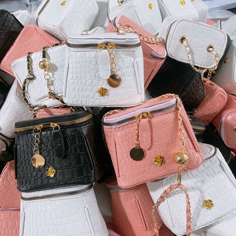 Túi đeo chéo nữ cốp hoa cúc vải bò jean mẫu mới dây đeo quả chuông trang trí