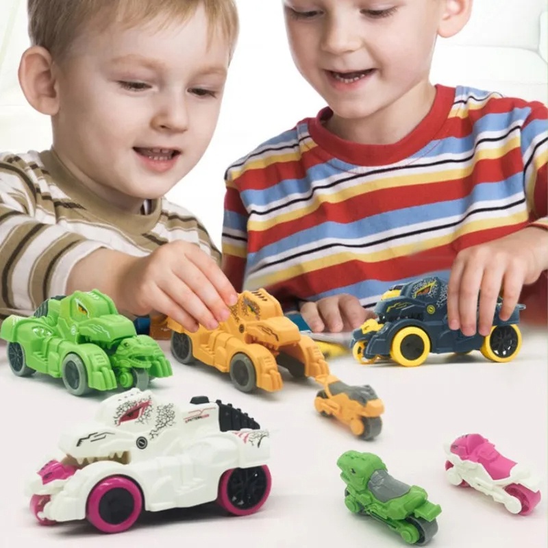 Xe ô tô địa hình khủng long chạy đà quán tính bắn ra mô tô tốc độ cao phát triển trí thông minh cho bé yk