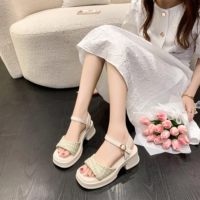 Xăng đan Đế Mềm Nhẹ Không Trượt Thời Trang Mùa Hè Cho Nữ