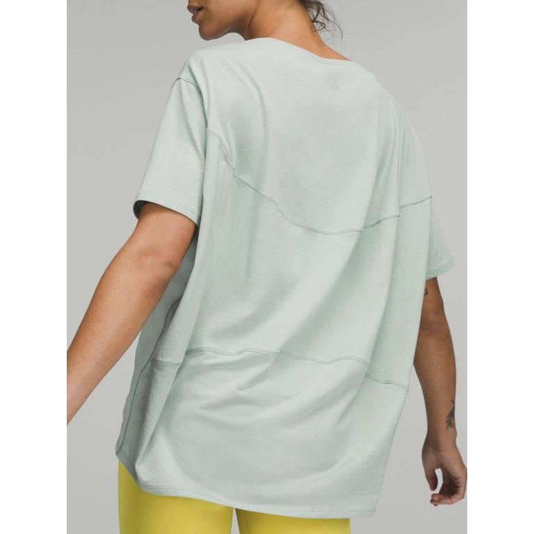 Áo ngắn tay Lulu Back In Action Shorts Sleeve