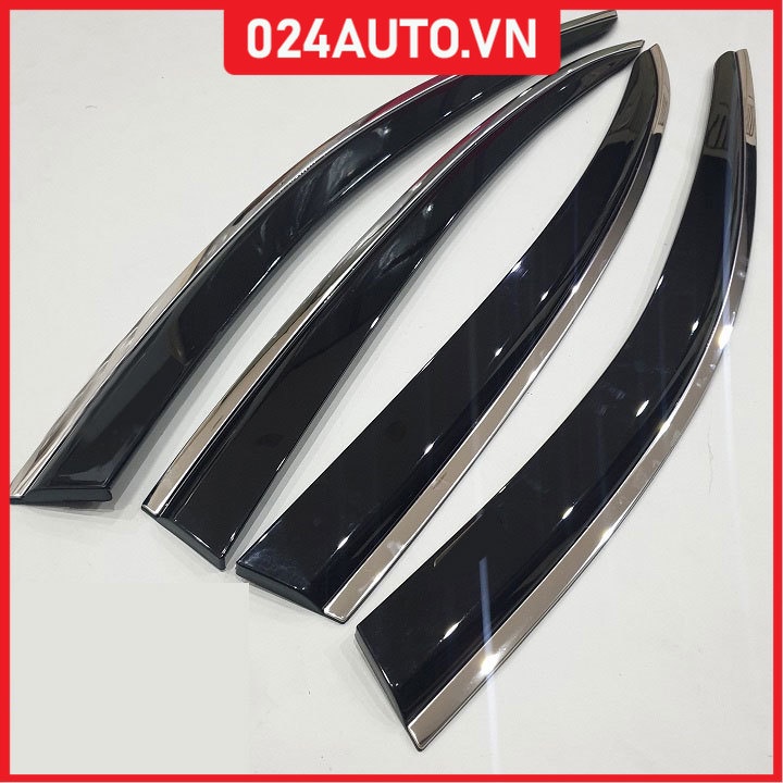 Vè che mưa cho xe Innova 2005-2023