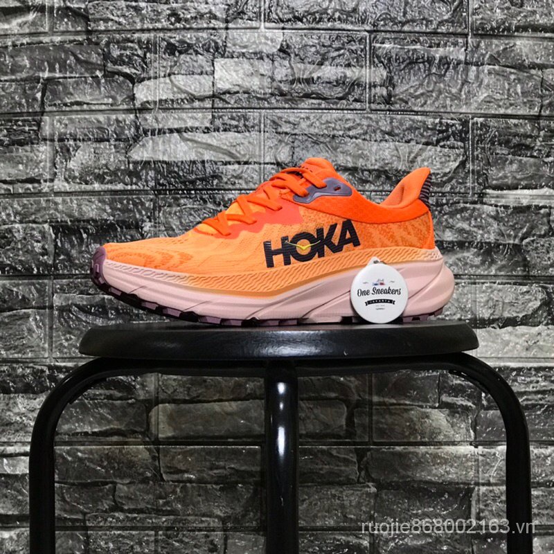 Hola one challenger atr 7 Moc Cam Xanh Lá d8vp