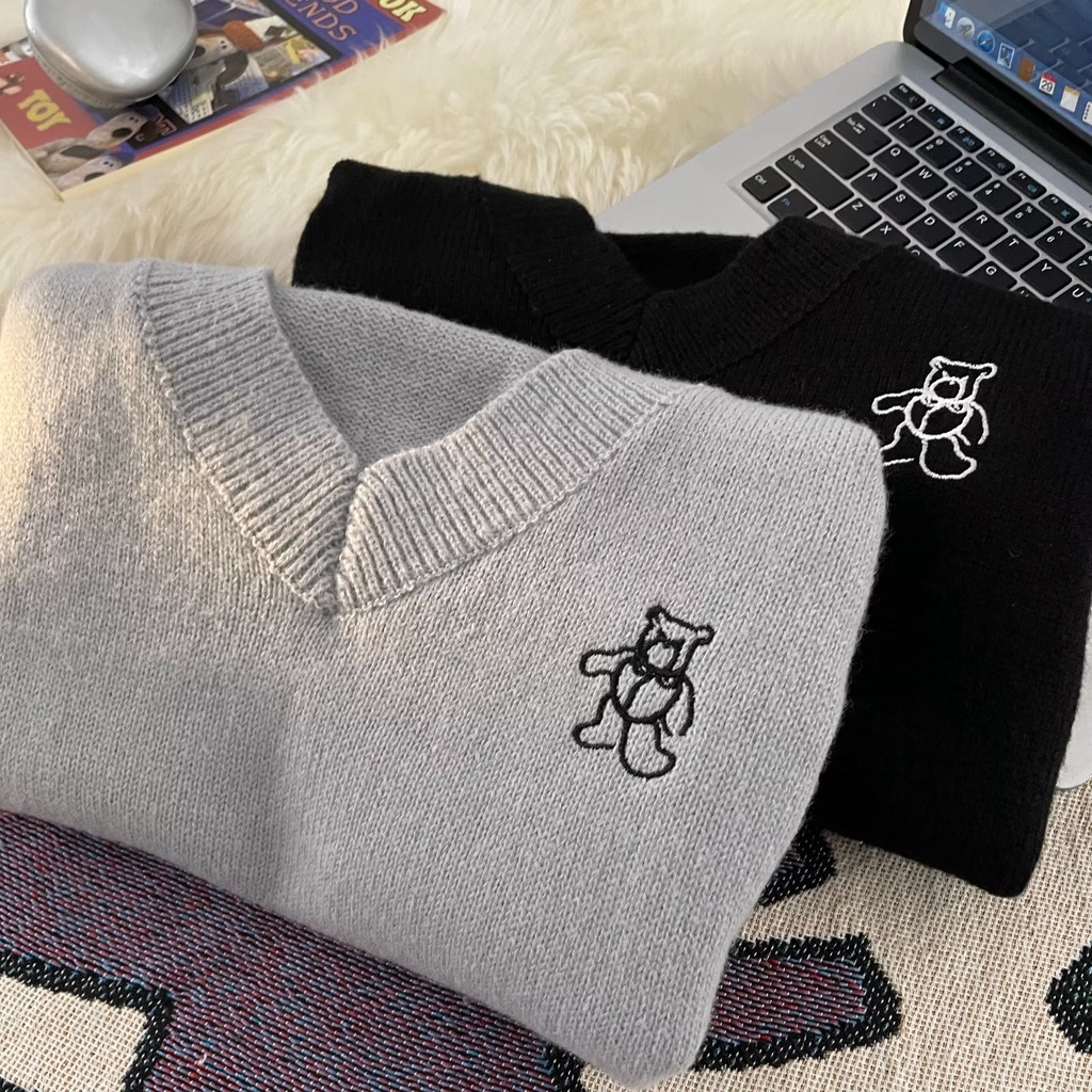 Áo sweater Không Tay Cổ Chữ v Thêu Họa Tiết Gấu Hoạt Hình Phong Cách Hàn Quốc Dành Cho Nam