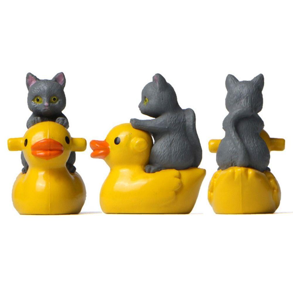 Daron1 Tượng Vịt / Mèo / Vịt Vàng mini Bằng pvc Trang Trí Tiểu Cảnh Cưỡi Ngựa
