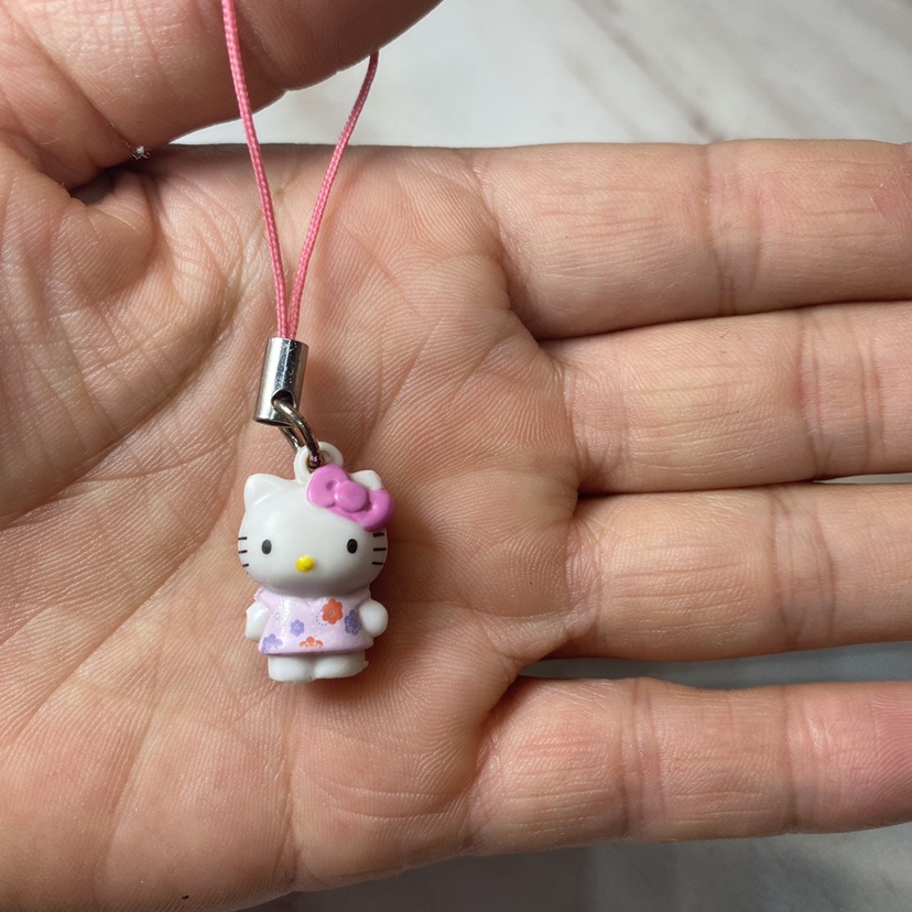 Móc Khóa Trang Trí Điện Thoại Hình hello kitty Đáng Yêu