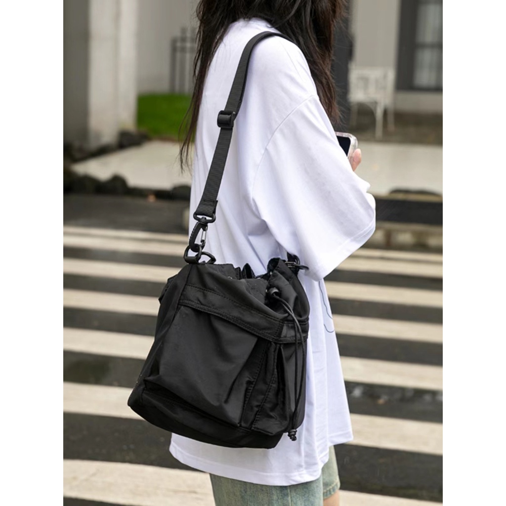 Túi Đeo Vai Bằng nylon Có Dây Rút Phong Cách dongdaemun Thời Trang Hàn Quốc