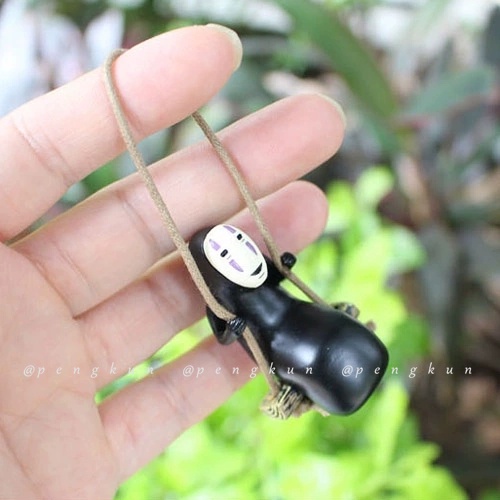 Mặt Dây Chuyền Hình Vô Diện Cho Gương Chiếu Hậu Xe Hơi