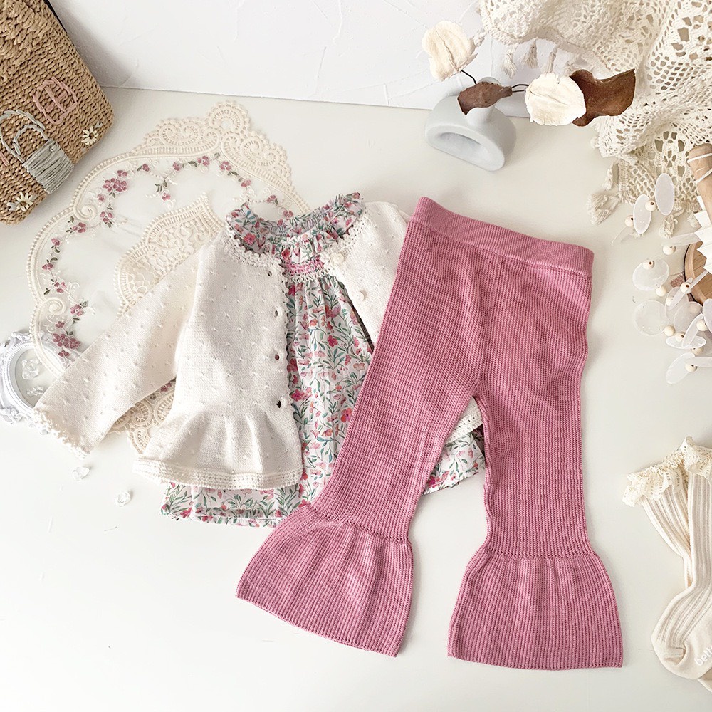 ÁO CADIGAN LEN DÁNG XÒE VIỀN REN CÀI CÚC CHO BÉ- HÀNG QCCC