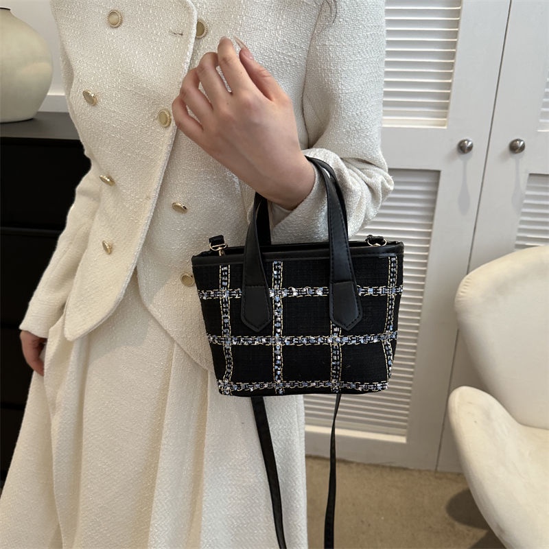 Túi Xách Tay Đeo Vai Kẻ Sọc Thời Trang Thu Đông Mới 2023 Dành Cho Bạn Nữ