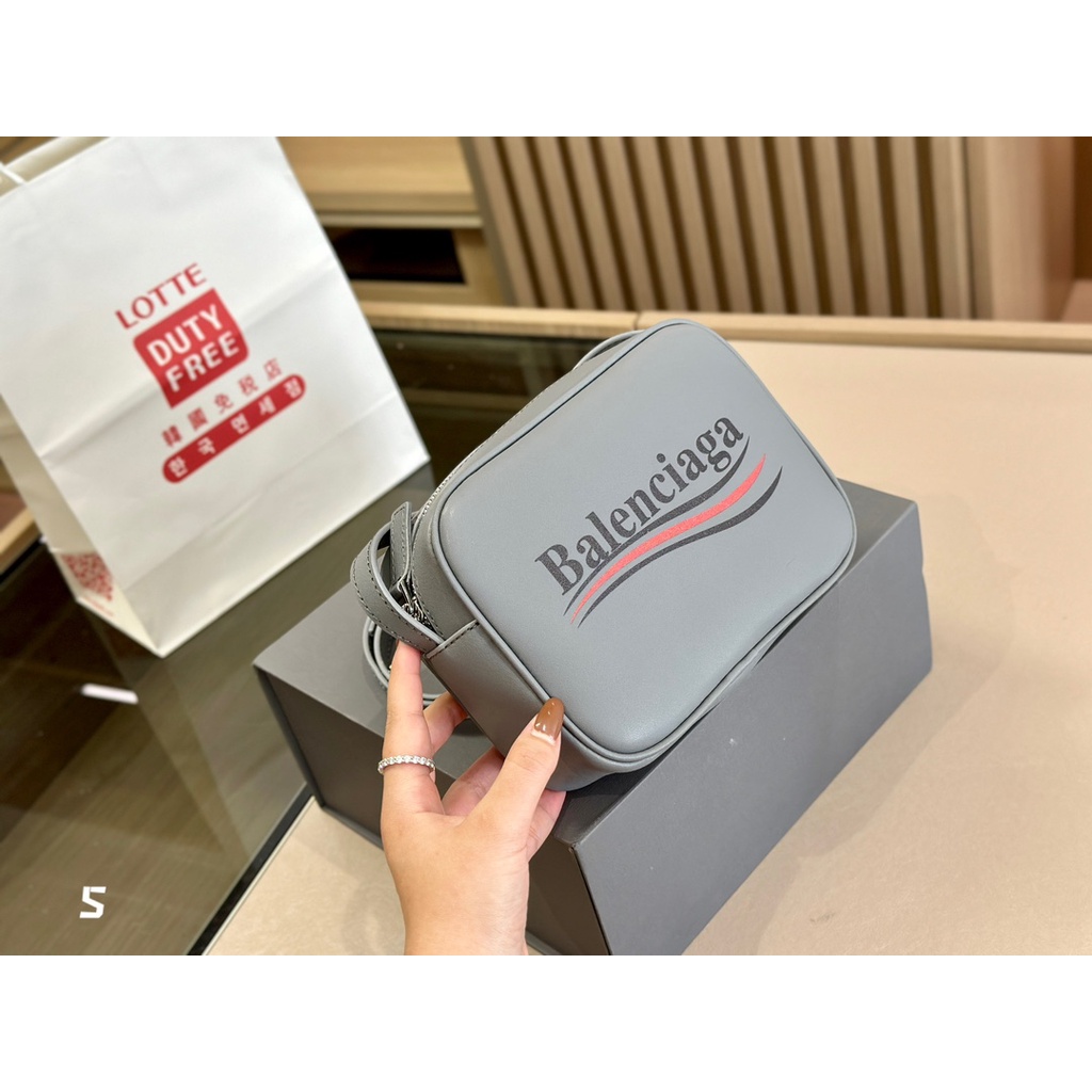 B- Túi Đeo Chéo Nam Đựng Máy Ảnh Thời Trang