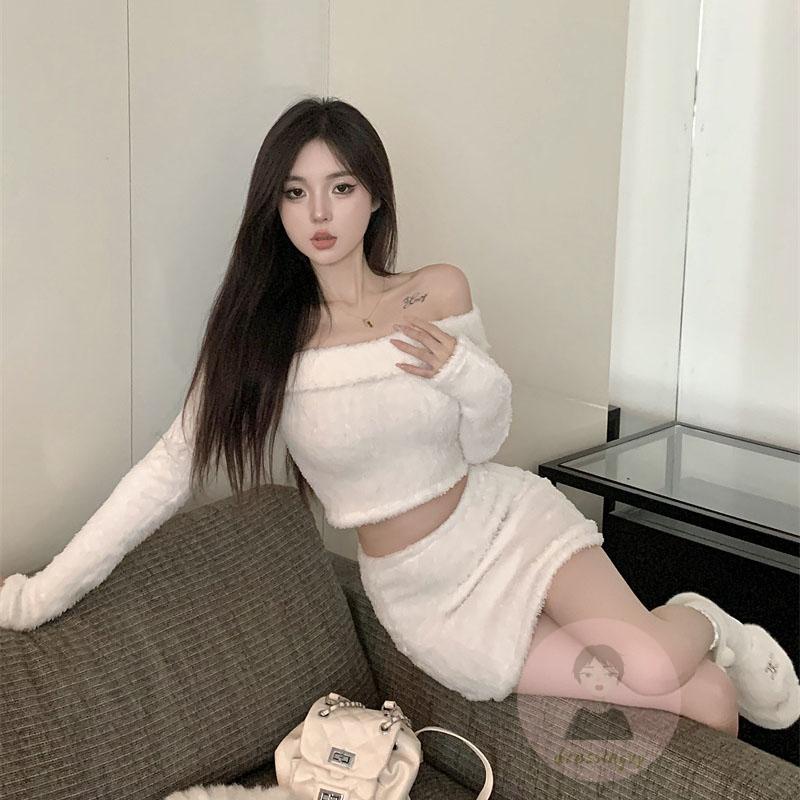 Set Áo Croptop Trễ Vai Tay Dài + Chân Váy Ngắn Màu Sắc Ngọt Ngào Quyến Rũ Cho Nữ