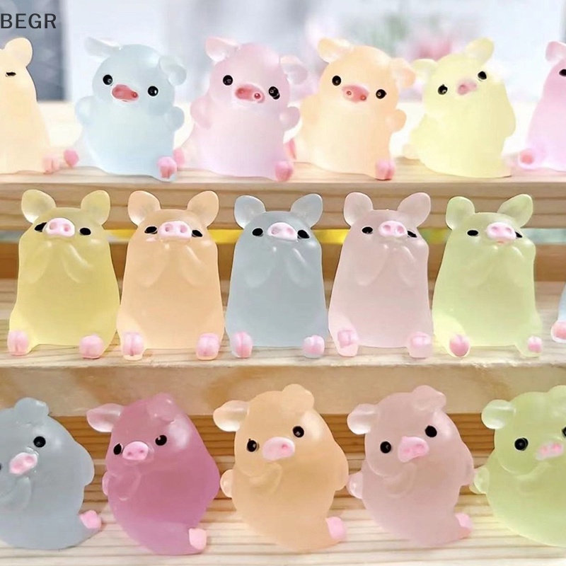 Set 1 / 5 Tượng Heo Dạ Quang mini Bằng Nhựa resin Trang Trí Bảng Điều Khiển Xe Hơi vn