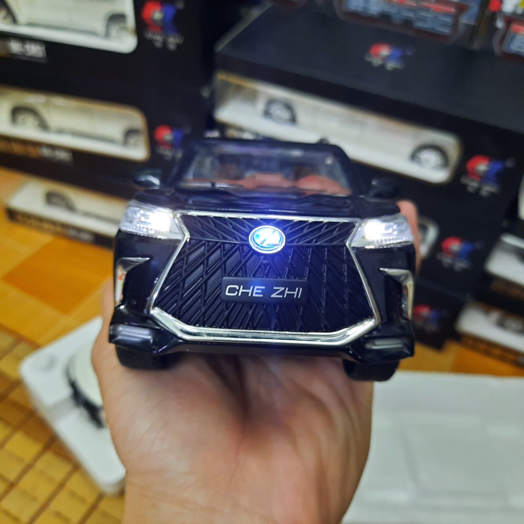 Mô hình xe ô tô Lexus LX570 tỉ lệ 1:24 bằng kim loại xe đồ chơi trẻ em mẫu mới 2020 xe msáng