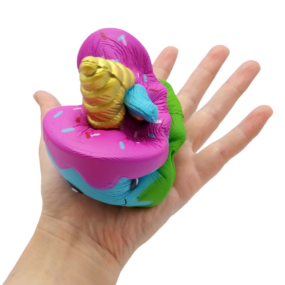 SquiShy to - bánh gato kem mọc sừng thơm chậm tăng dễ thương