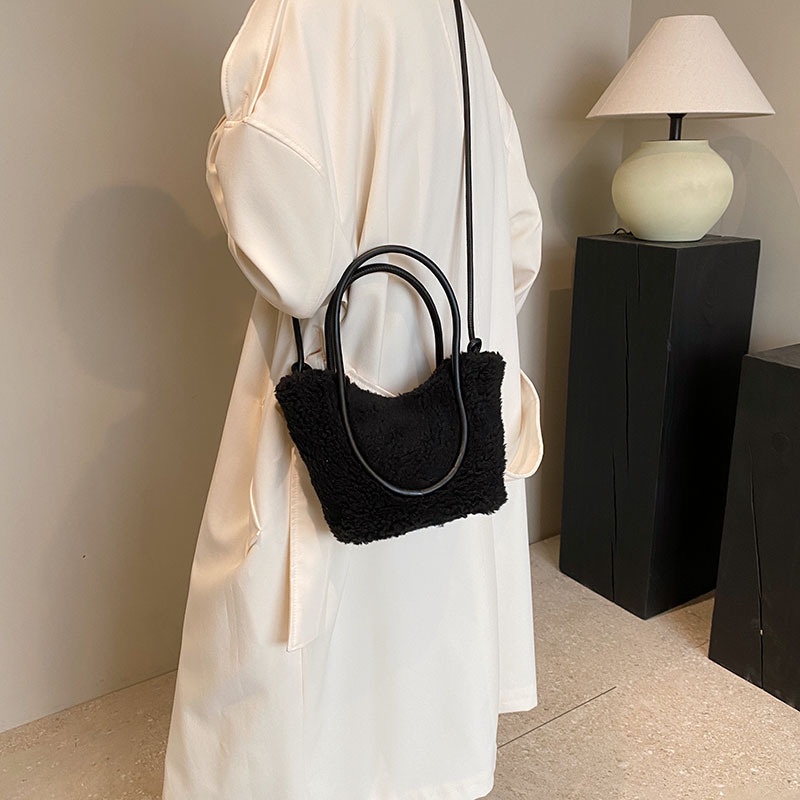 Túi Đeo Chéo Vai Bằng Vải Lông Cừu Thời Trang Thu Đông 2023 Phong Cách Mới Cho Nữ