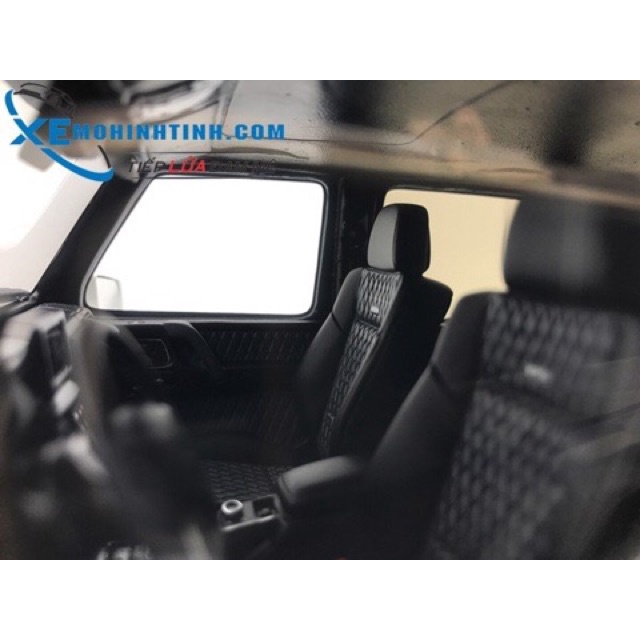 Xe Mô Hình Mercedes-Benz G500 4X4 1:18 Gtspirit  tặng kèm ô tô tăng ô tô