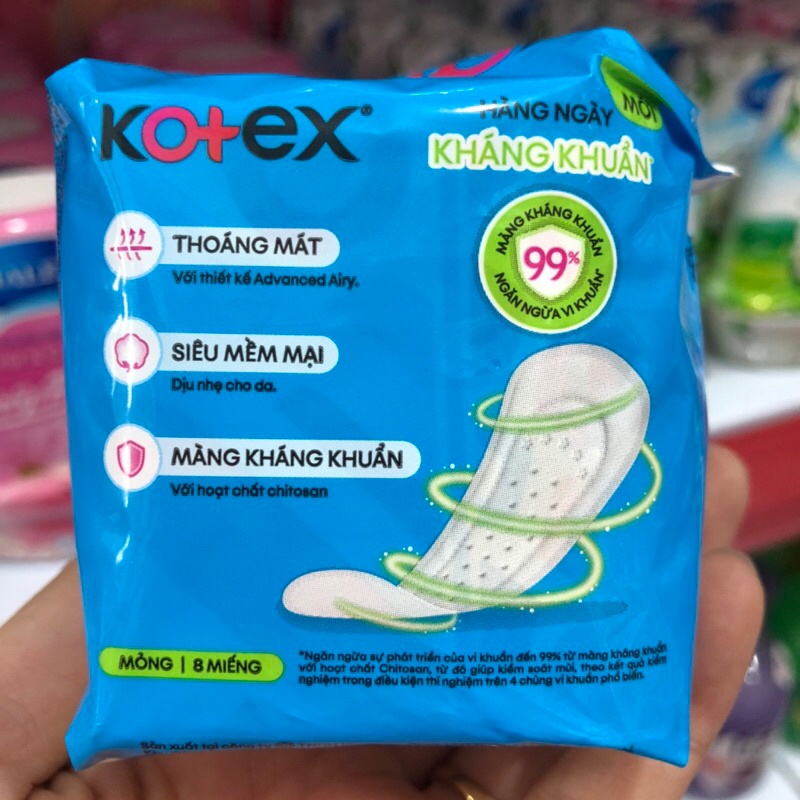 Băng Vệ Sinh Hằng Ngày Kotex Siêu Mềm Kháng Khuẩn Gói 8 Miếng