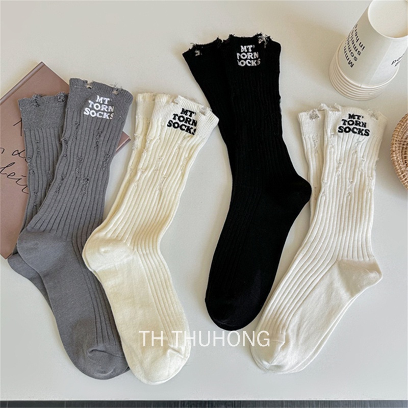 Đôi Vớ cotton Màu Trắng Thêu Chữ Phong Cách Đường Phố Hàn Quốc