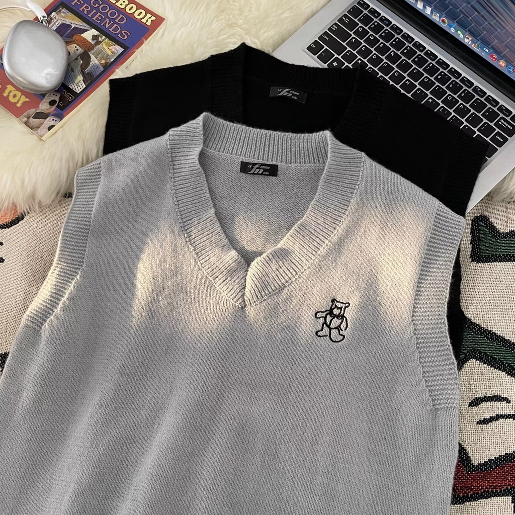 Áo sweater Không Tay Cổ Chữ v Thêu Họa Tiết Gấu Hoạt Hình Phong Cách Hàn Quốc Dành Cho Nam