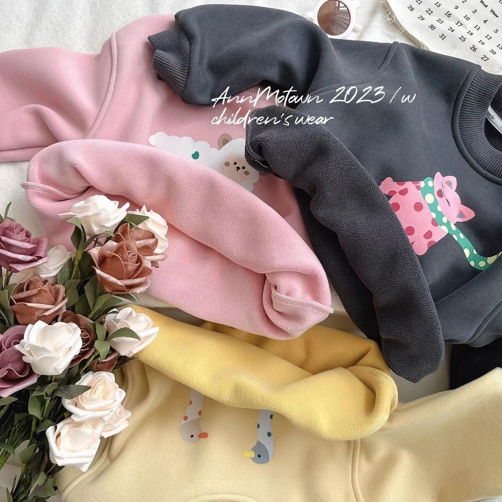 Áo Nỉ Liền Thân In Họa Tiết Hoạt Hình Lót Lông Cừu Thời Trang Thu Đông 2023 Cho Bé Gái