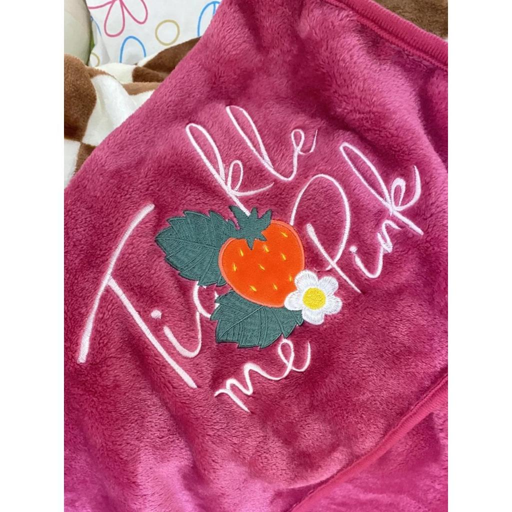 Chăn Lông Cừu San Hô Cỡ Lớn Hình Gấu / Dâu Tây Có Mũ Choàng Điều Hòa Không Khí