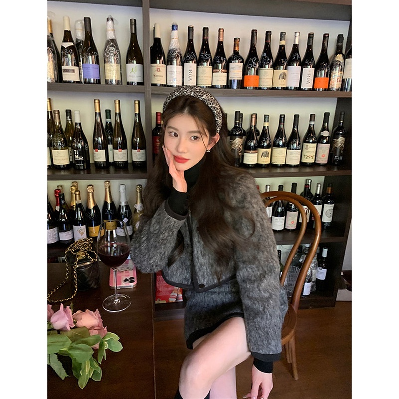 Bộ Áo Khoác Tay Dài Phối Chân Váy Ngắn Lưng Cao Dáng Ôm Thời Trang Xinh Xắn Cho Nữ