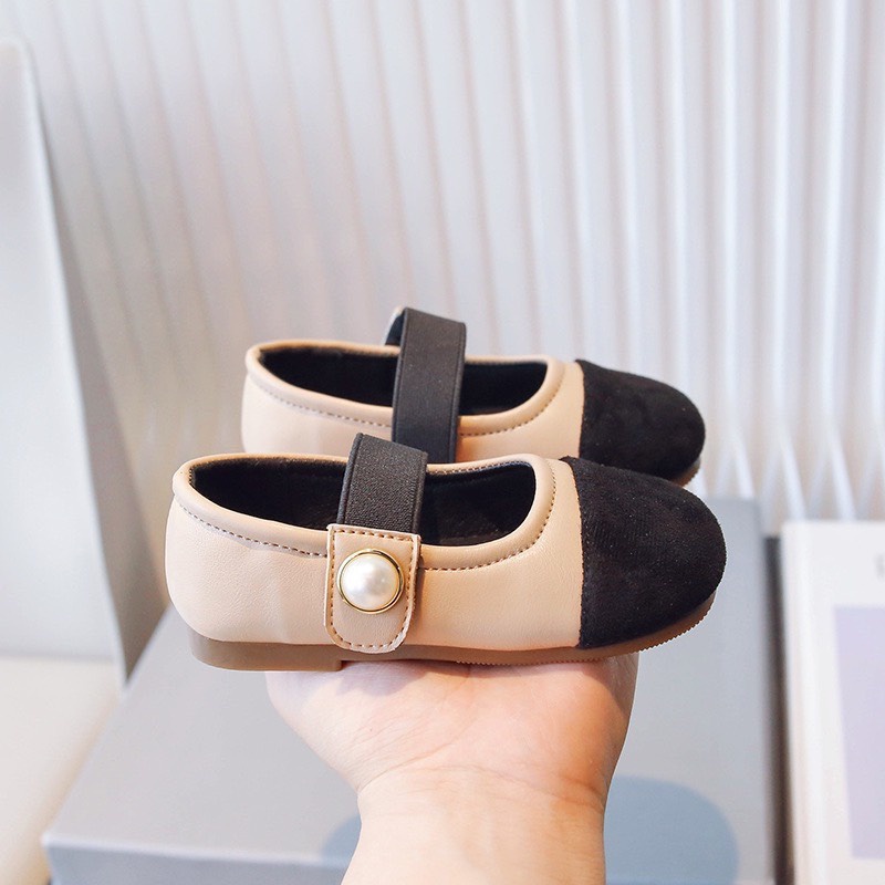 Giày đế bệt quai chun đính Ngọc tinh tế mũi tròn phối da lộn kiêu sa bé gái  - Giày búp bê mềm mại xinh xắn cho bé 818