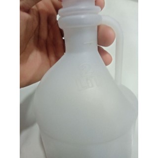 Chai nhựa 2 lít trắng đục hdpe.