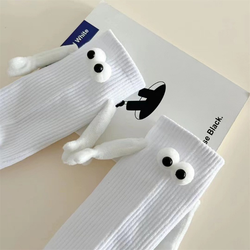 1 Đôi Vớ Thể Thao In Hình Đôi Mắt To Dễ Thương Vui Nhộn Có Nam Châm Thời Trang