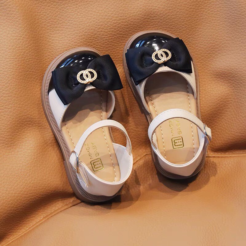 Sandal bít mũi đính nơ gắn 2 vòng tròn xinh xắn cho bé gái - Dép quai hậu công chúa phong cách cổ điển cho bé v783