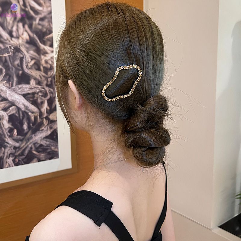 Miumiua🔮Kẹp Tóc Hình Đám Mây Rỗng Đính Đá Thời Trang 2023 Cho Nữ