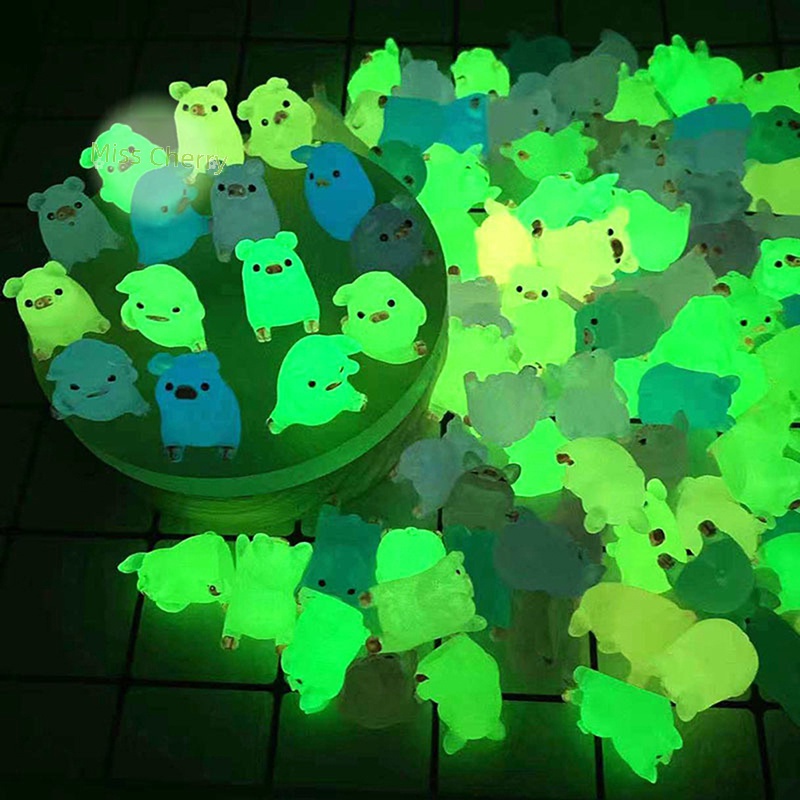 Set 1 / 5 Chú Heo Nhựa Dạ Quang mini Trang Trí Bảng Điều Khiển Xe Hơi diy