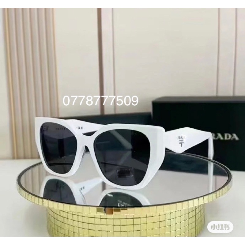 Kính Hiệu Vuông Xếch Mèo Góc Cạnh !!Pra!da!! Hot Đen Trắng