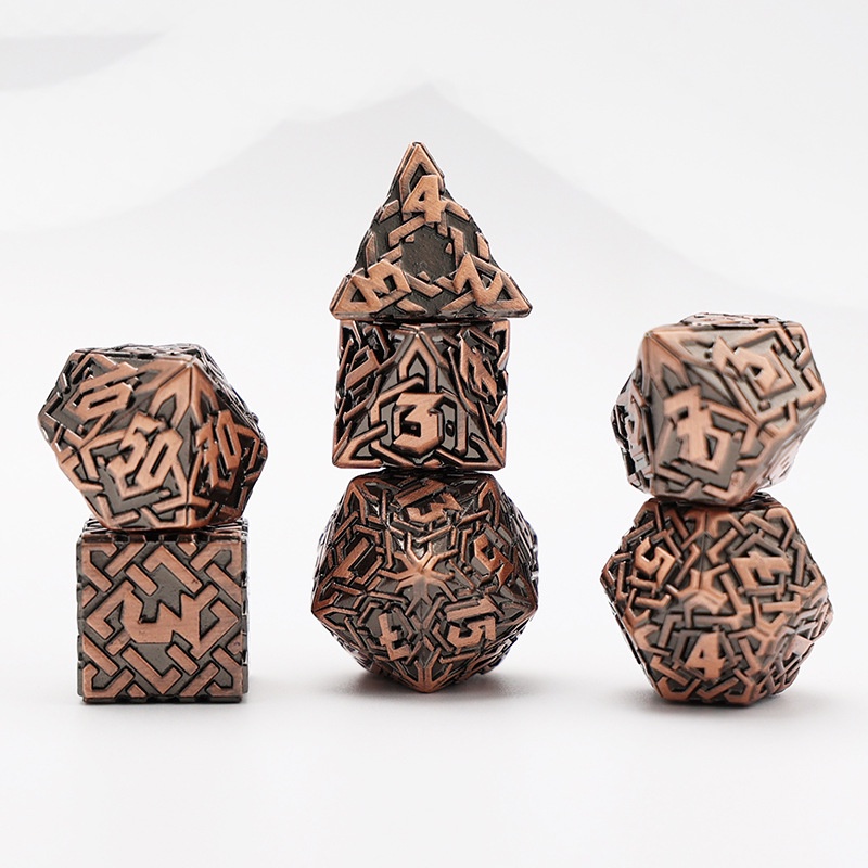 Bộ 7 Xúc Xắc Bằng polyhedral Kim Loại Màu Vàng Đen Dùng Chơi game rpg