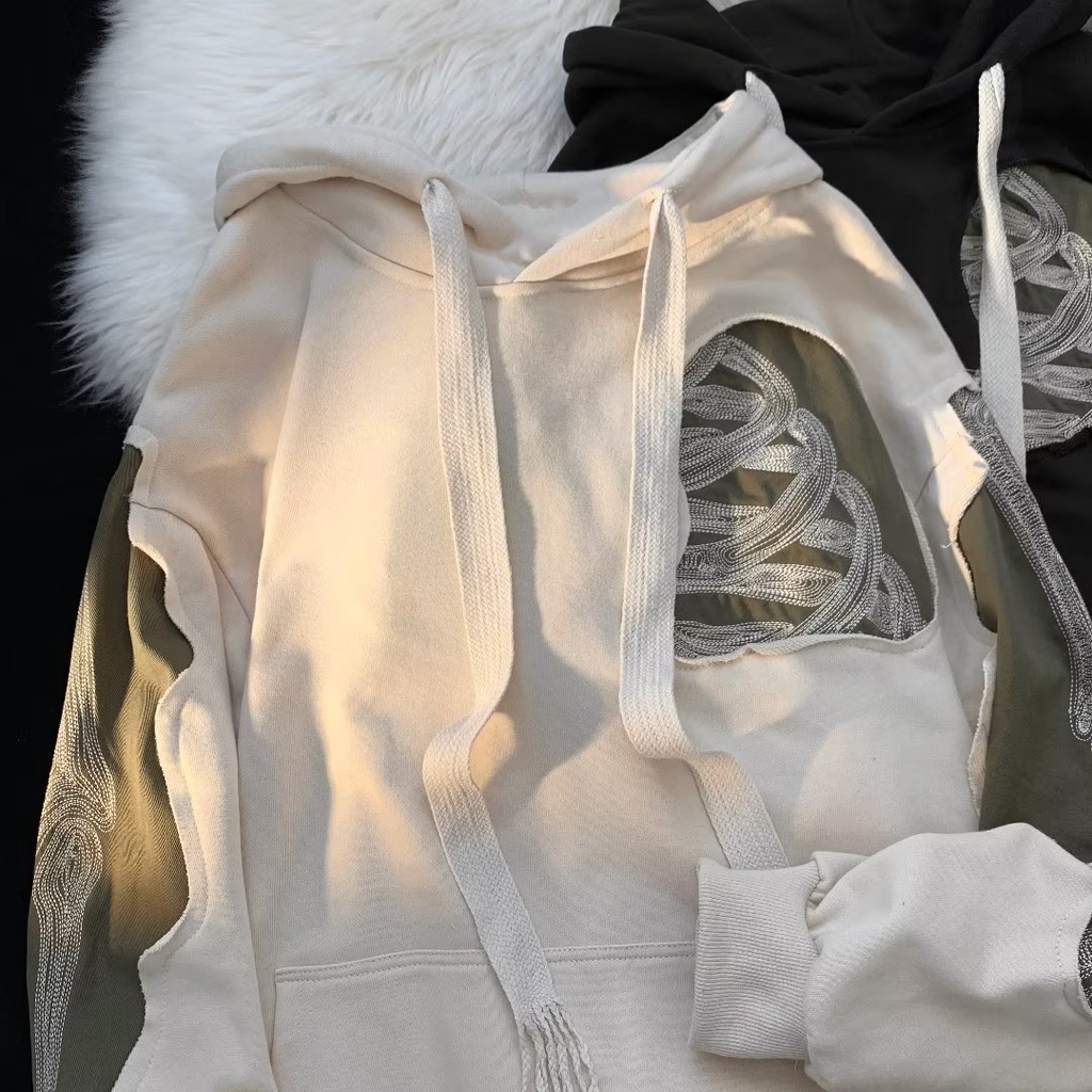 Áo hoodie Thêu Vá Lỗ Phong Cách Đường Phố Mỹ Màu Tối Cho Cặp Đôi