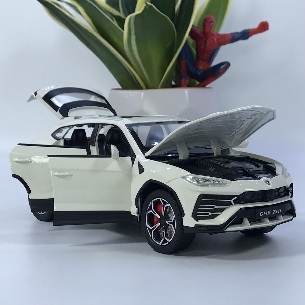Mô hình ô tô siêu xe Lamborghini Urus sản xuất bằng kim loại cao cấp