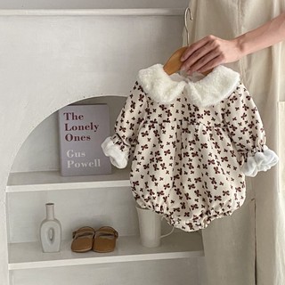 Bộ áo liền quần dài tay cổ lông bốn lá in cỏ bốn lá cho bé gái sơ sinh ha