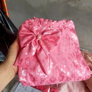 Áo dài gấm lụa nơ kèm quần