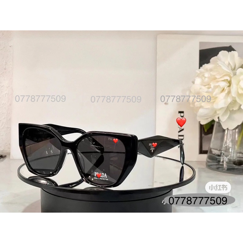 Kính Hiệu Vuông Xếch Mèo Góc Cạnh !!Pra!da!! Hot Đen Trắng